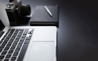 LEYU SPORTS中国官方网站-特色水上极速滑艇比赛，水域快艇的极限狂飙，滑水艇价格