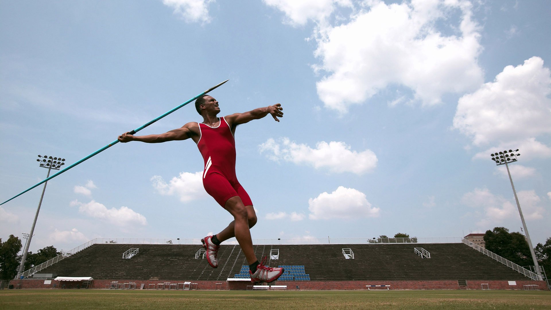 中国足球产业创造力不断激发,加入国际合作新步伐,中国足球事业发展